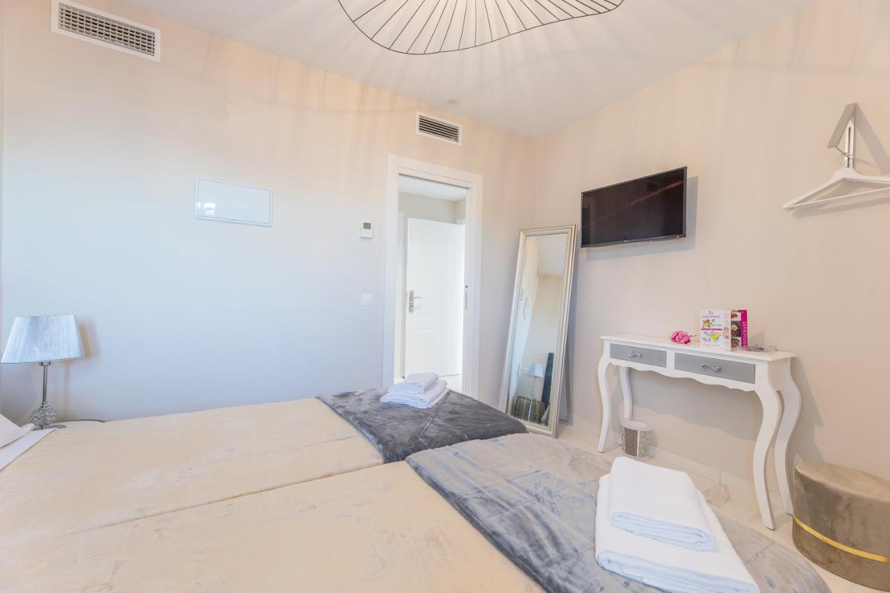 Residencia Deportiva Rozarossa Otel Estepona Dış mekan fotoğraf